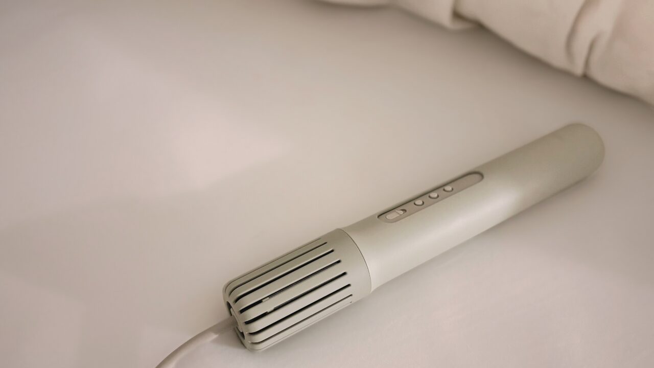 お金で買える幸福感。cadoのスティック型布団乾燥機